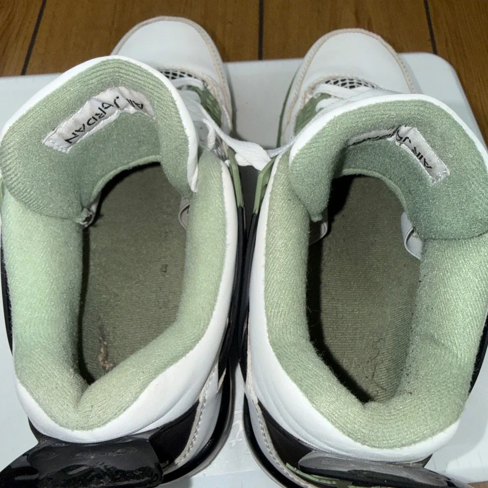 Air Jordan 4 Retro Seafoam Oil Green White Black AQ9129-103 Mens Size 8